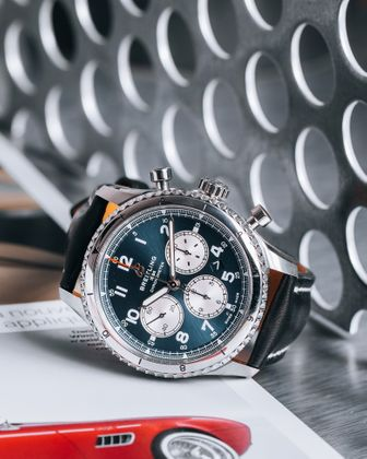 BREITLING Aviator 8 B01 Chrono 43