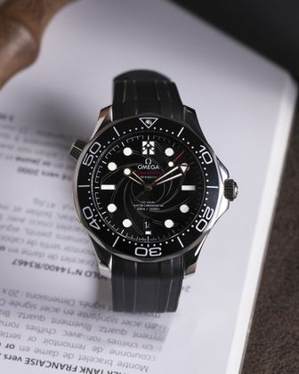 OMEGA Seamaster Diver 300 m Edition Limitée James Bond