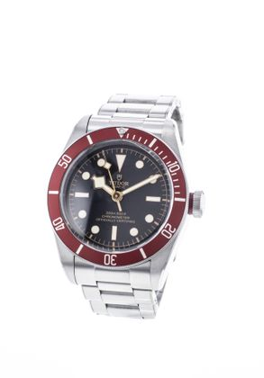 TUDOR Black Bay Red