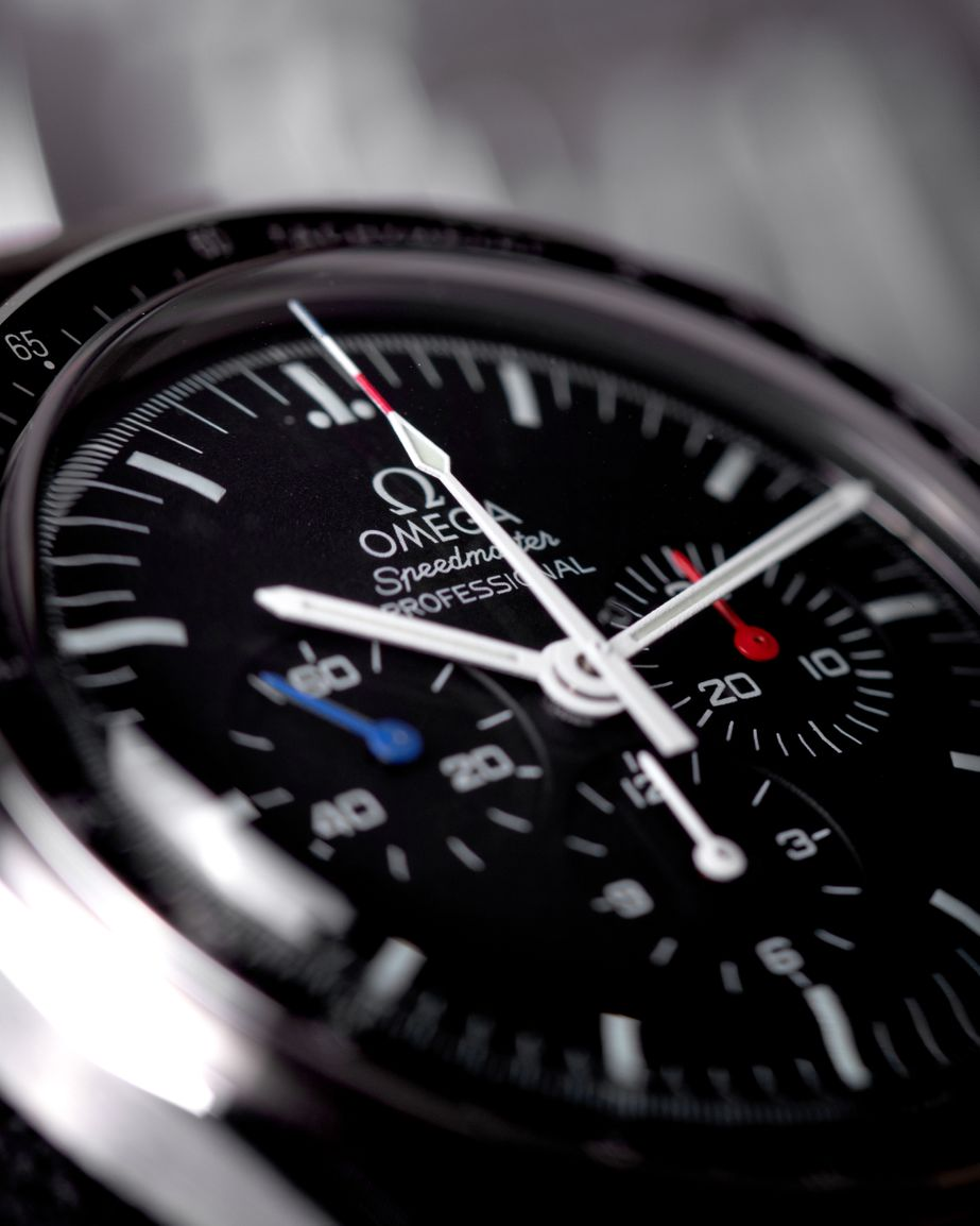 OMEGA Speedmaster Raid Edition
