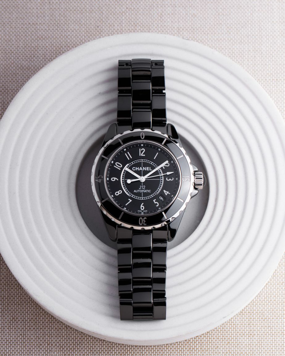 CHANEL J12 38 mm