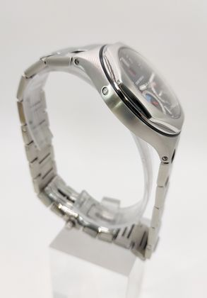 GIRARD PERREGAUX Laureato EVO3 Grande Date