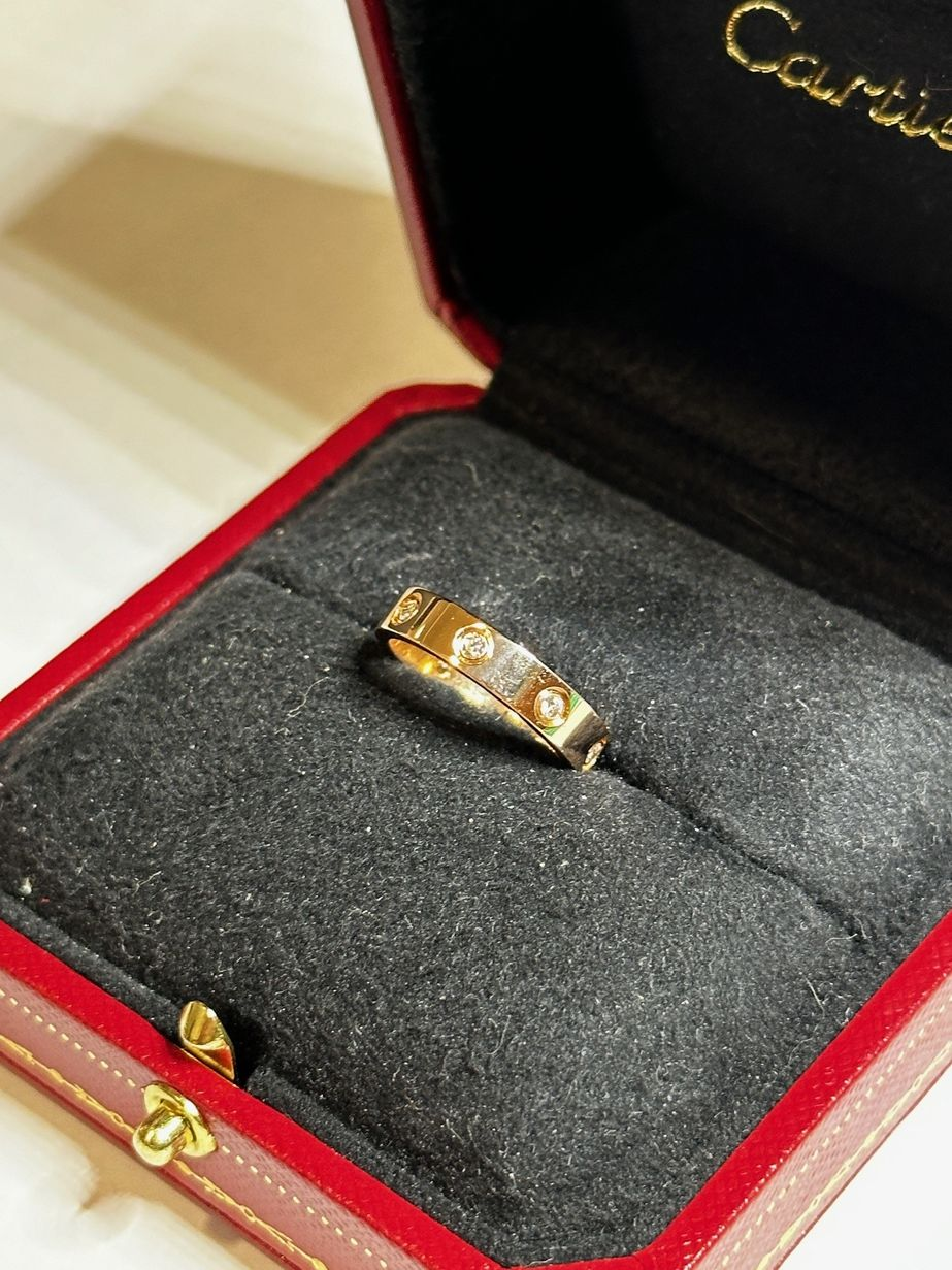 CARTIER Love 8 Diamants