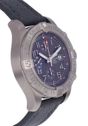 BREITLING Avenger Chronograph