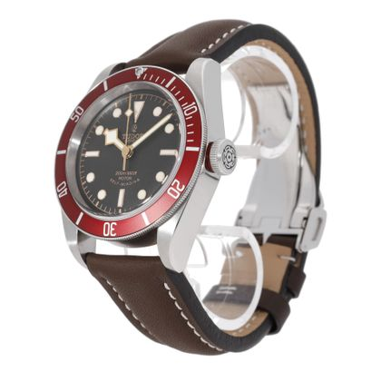 TUDOR Black Bay Red
