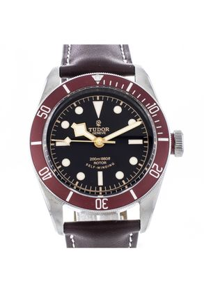 TUDOR Black Bay Red