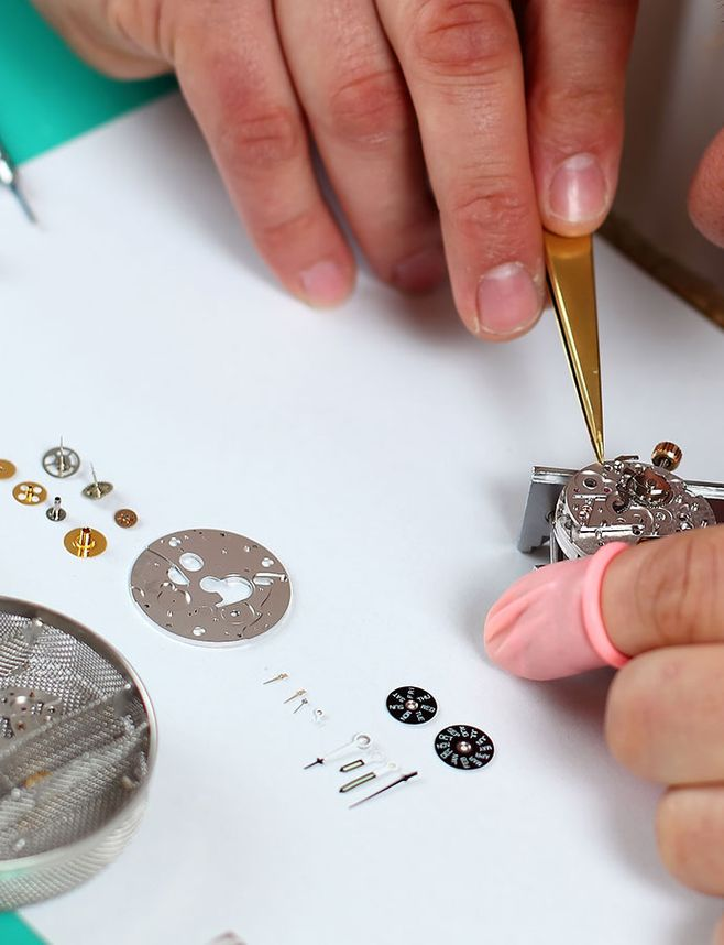 The partial or complete revision of your timepiece